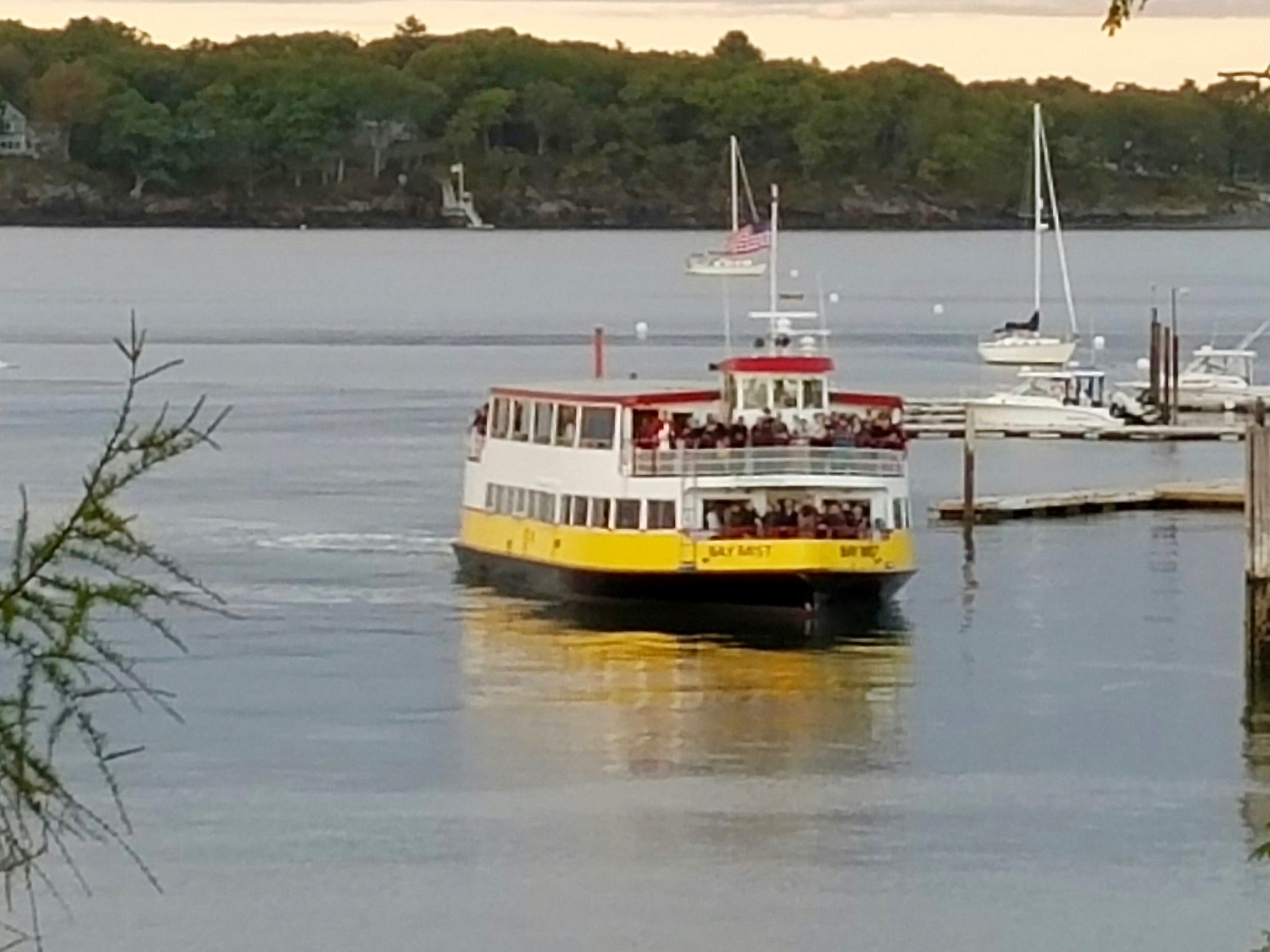 group-ferry-to-peaks-island-lobster-bake